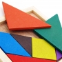 Tangram en bois multicolore